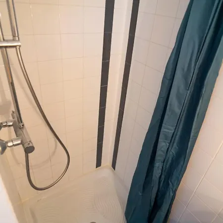 Riboleys - T2 Climatise Avec Piscine Face A La *